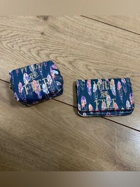 Charming Charlie Navy Card Case and Coin Purse with Multicolor Feather Print